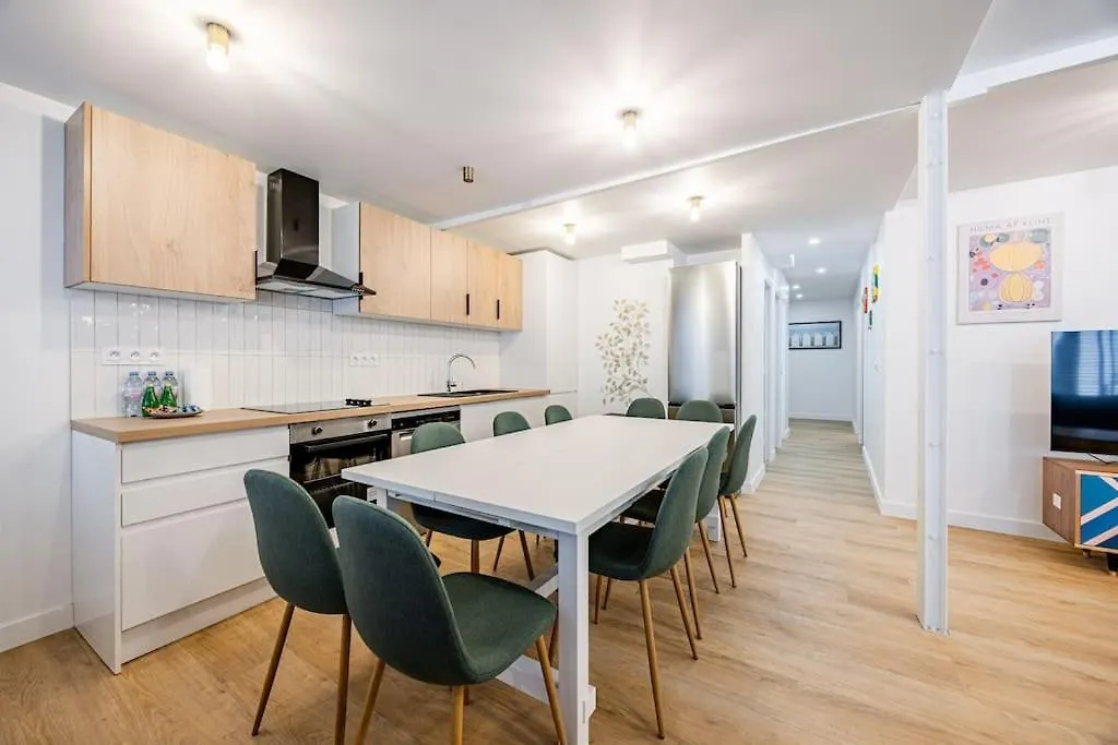 Appart 8Pers # 3 Bedrooms # Pereire # Paris 17 0*,
